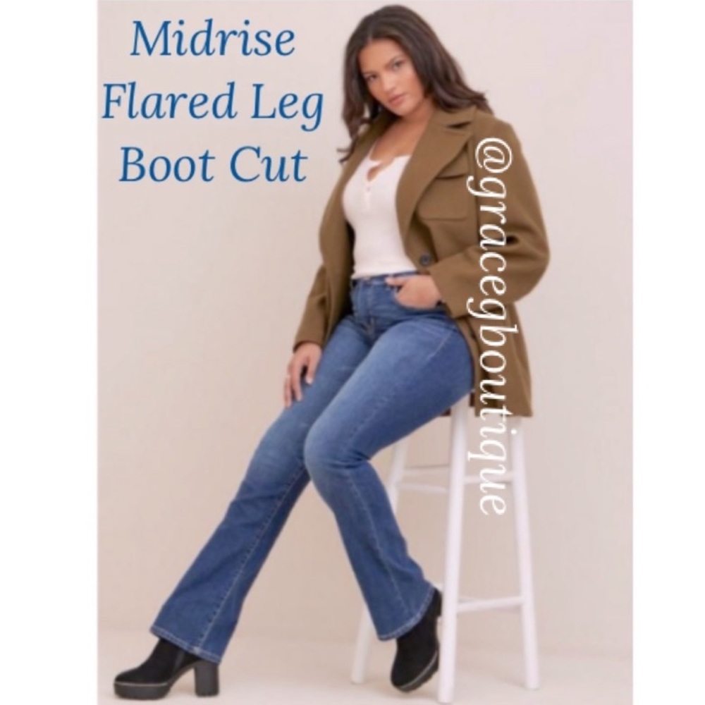 Flared Leg Boot Cut Giselle Stretch Bootcut Mid Rise Blue Jeans Size 16W Short
